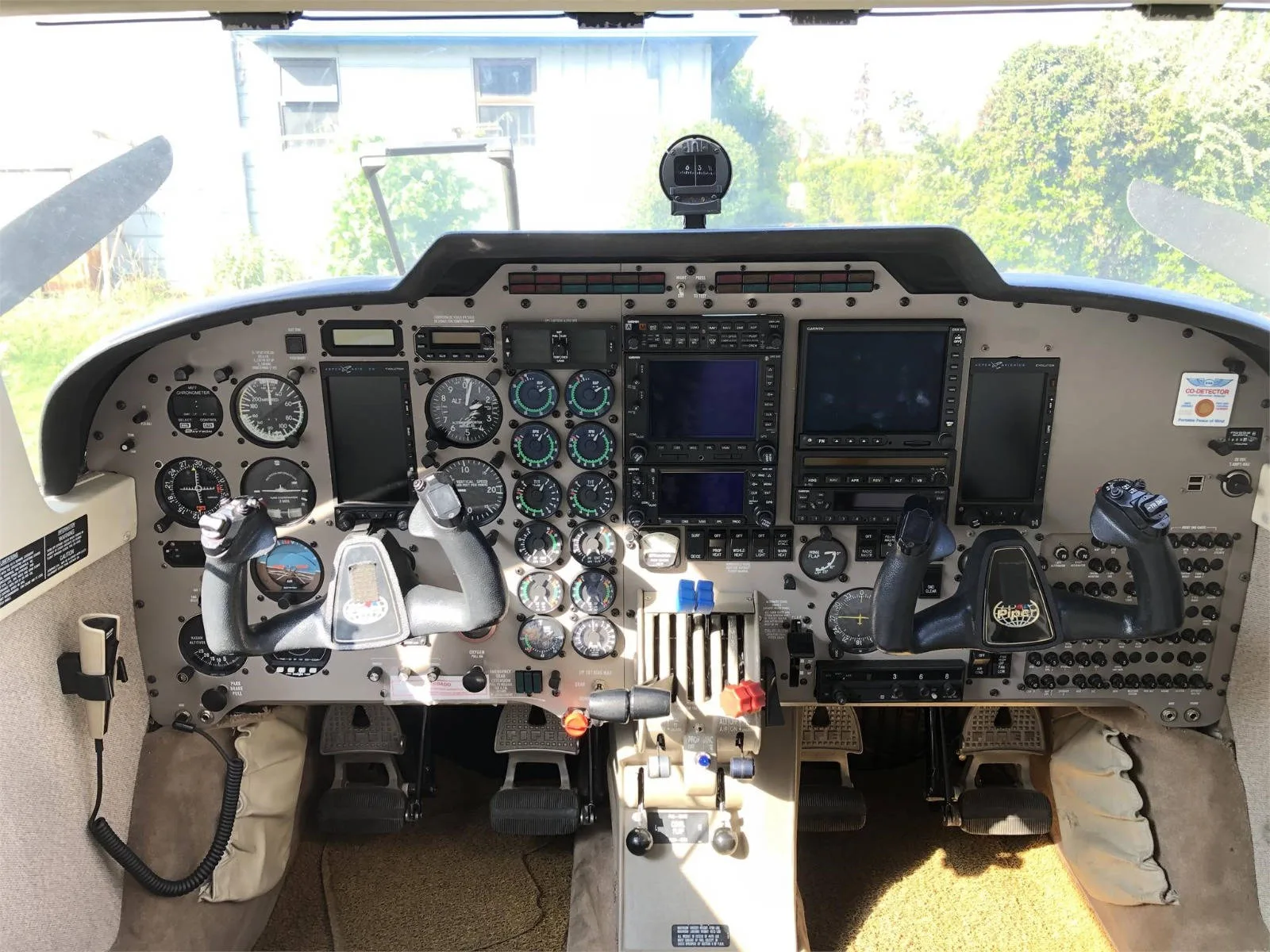 Avião Piper Seneca V PA-34-220T – Ano 2000 – 1.476 H.T.