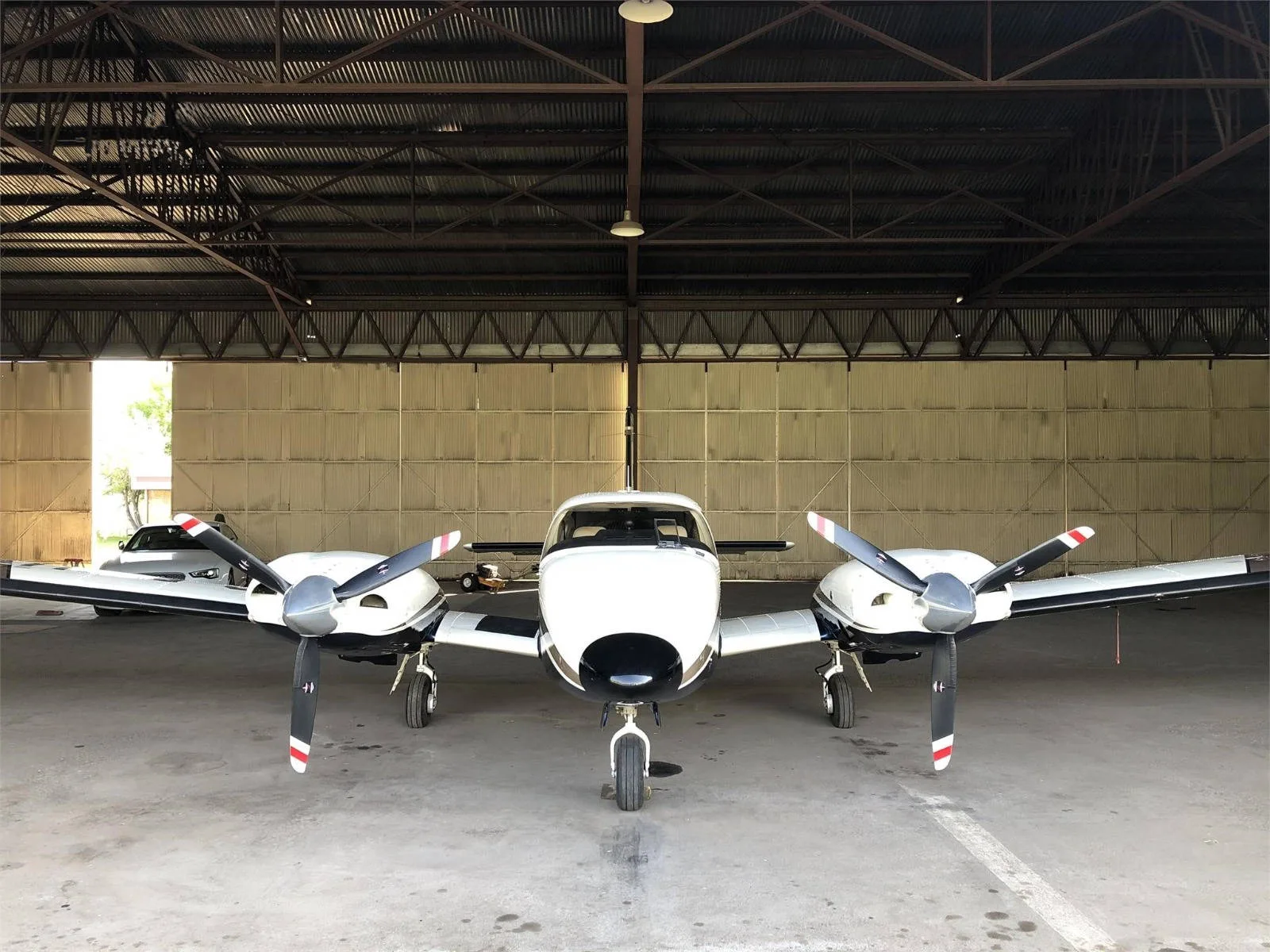 Avião Piper Seneca V PA-34-220T – Ano 2000 – 1.476 H.T.