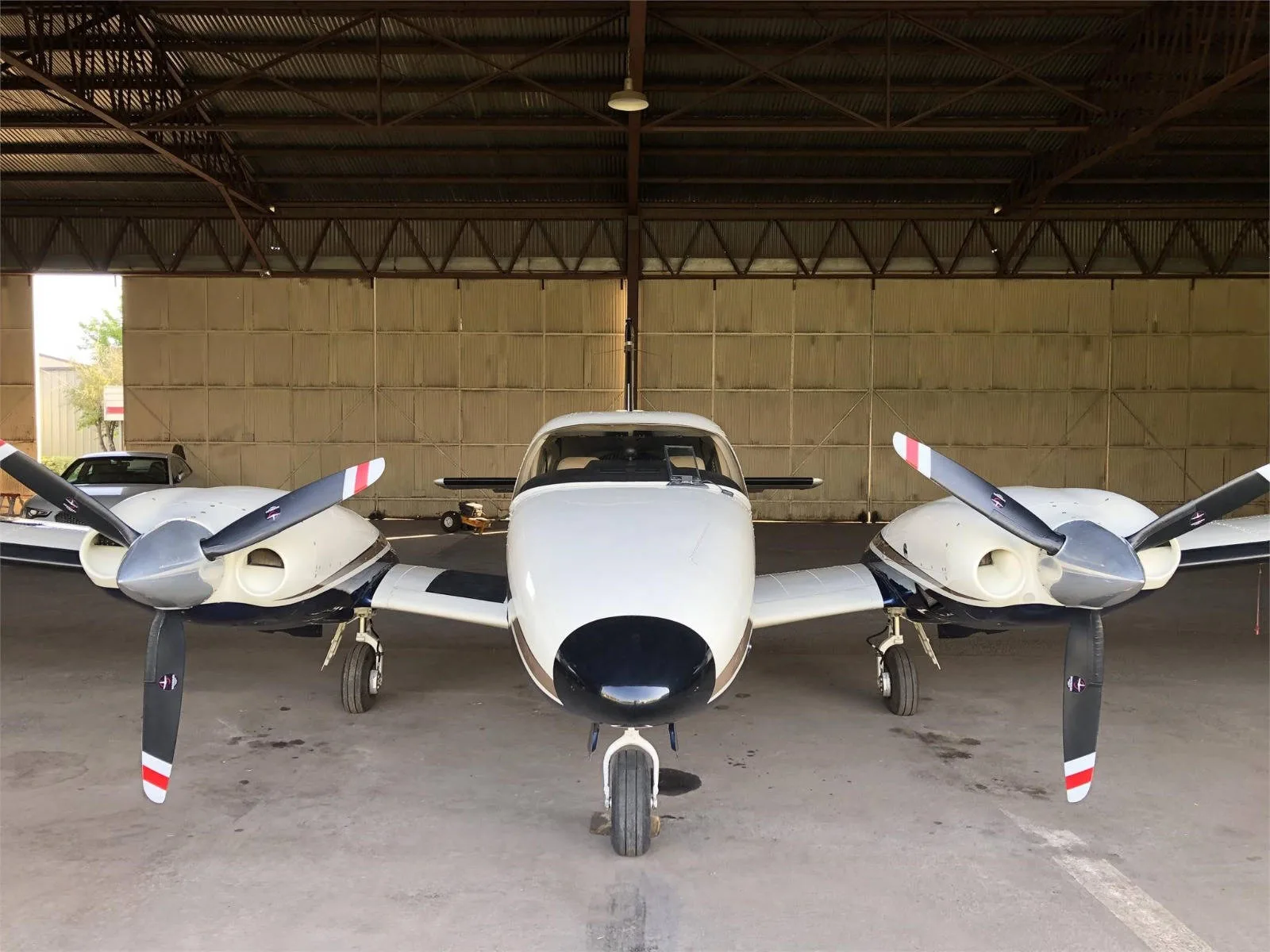 Avião Piper Seneca V PA-34-220T – Ano 2000 – 1.476 H.T.