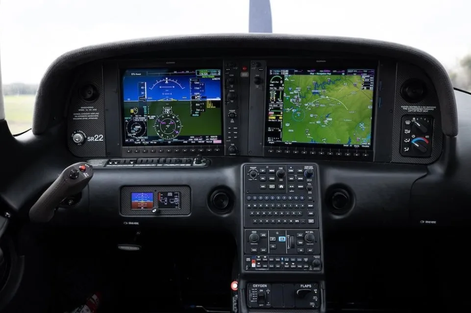 Avião CIRRUS SR22-G6 – 2021 – 415 H.T