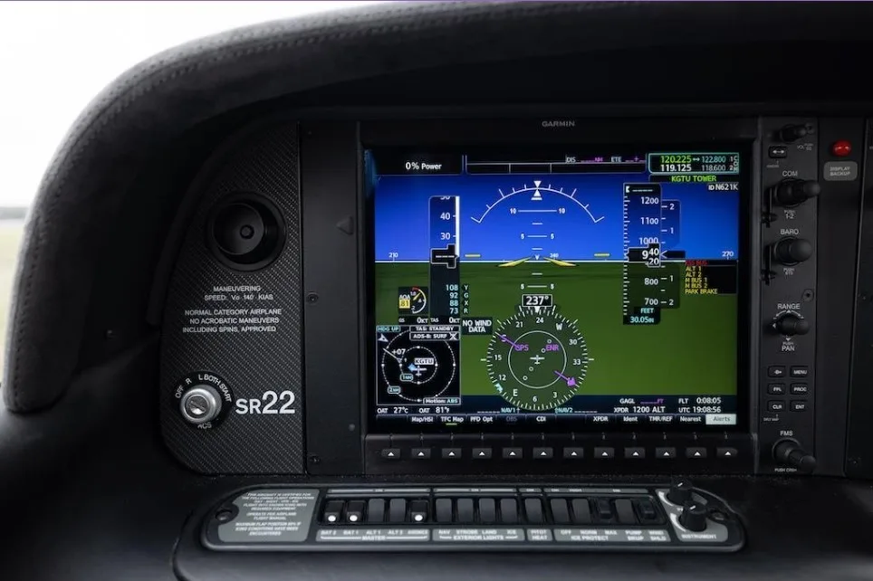 Avião CIRRUS SR22-G6 – 2021 – 415 H.T