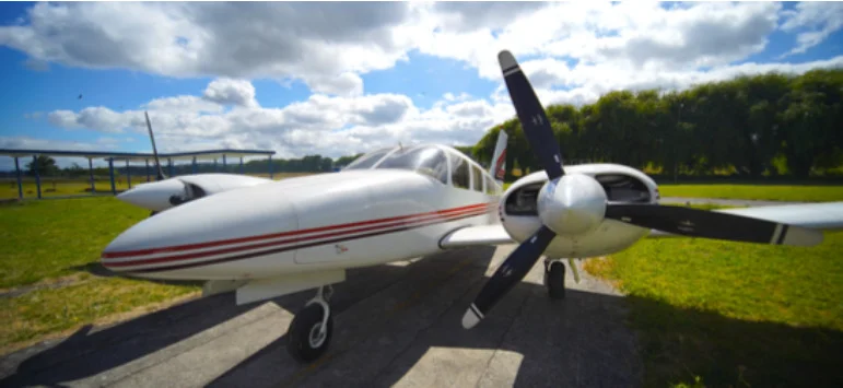 Avião Bimotor Piper Seneca II PA-34-200T – Ano 1980 – 1.781 H.T.