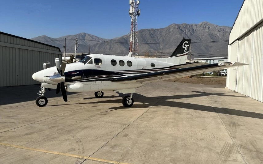 Avião Turbo Hélice BEECHCRAFT KING AIR C90GTI – 2008 – 1.807 H.T.