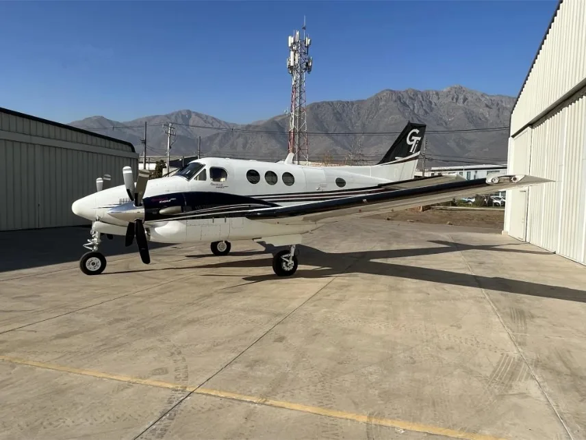 Avião Turbo Hélice BEECHCRAFT KING AIR C90GTI – 2008 – 1.807 H.T.
