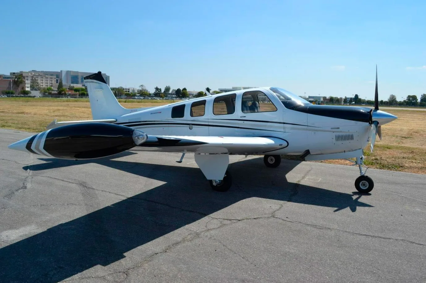 Avião Beechcraft Bonanza G36 – Ano 2015 – 844 H.T.
