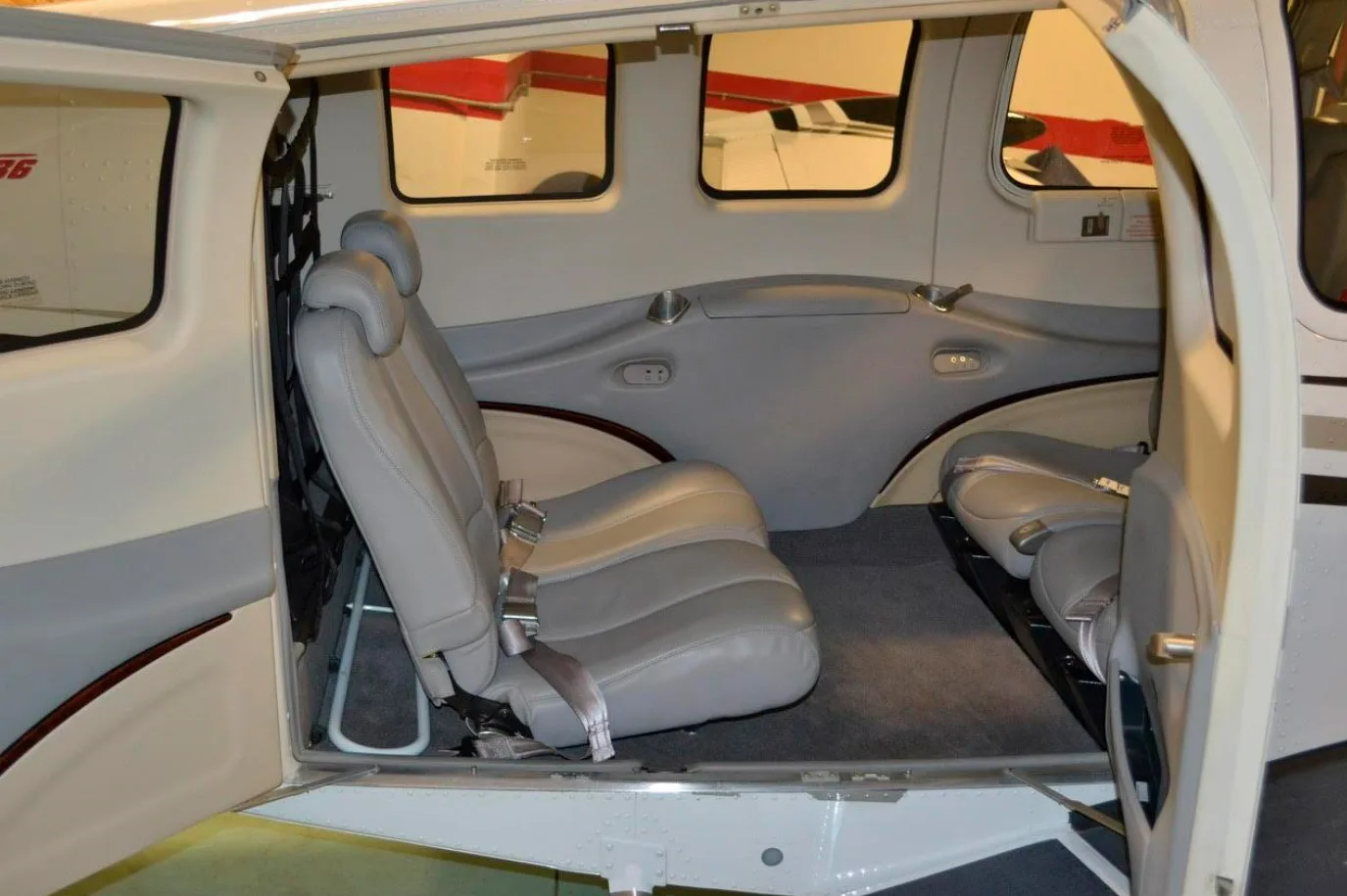 Avião Beechcraft Bonanza G36 – Ano 2015 – 844 H.T.