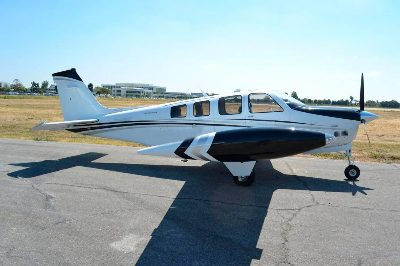 Avião Beechcraft Bonanza G36 – Ano 2015 – 844 H.T.