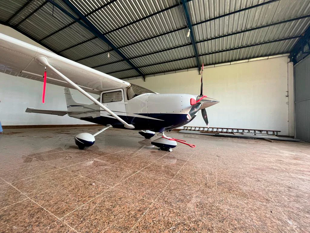 CESSNA TURBO 182 SKYLANE TC – Ano 2010 – 1.000 H.T.