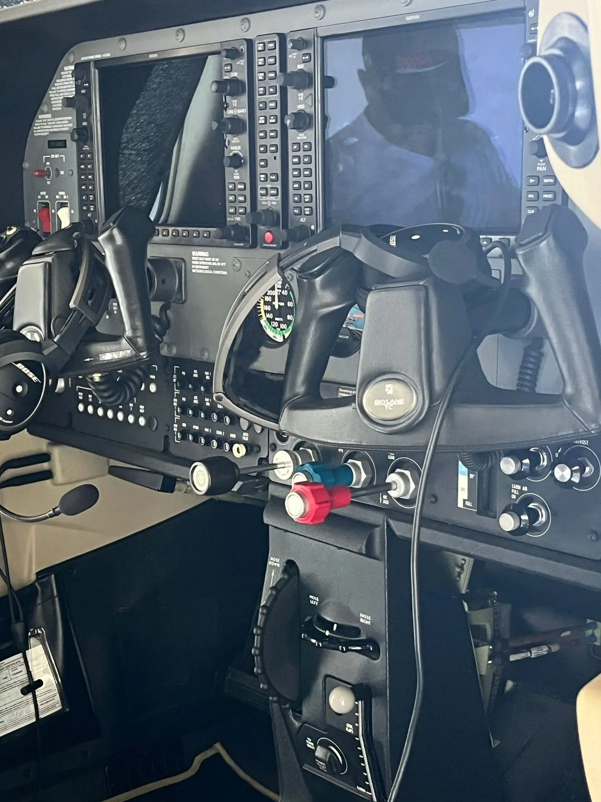 CESSNA TURBO 182 SKYLANE TC – Ano 2010 – 1.000 H.T.