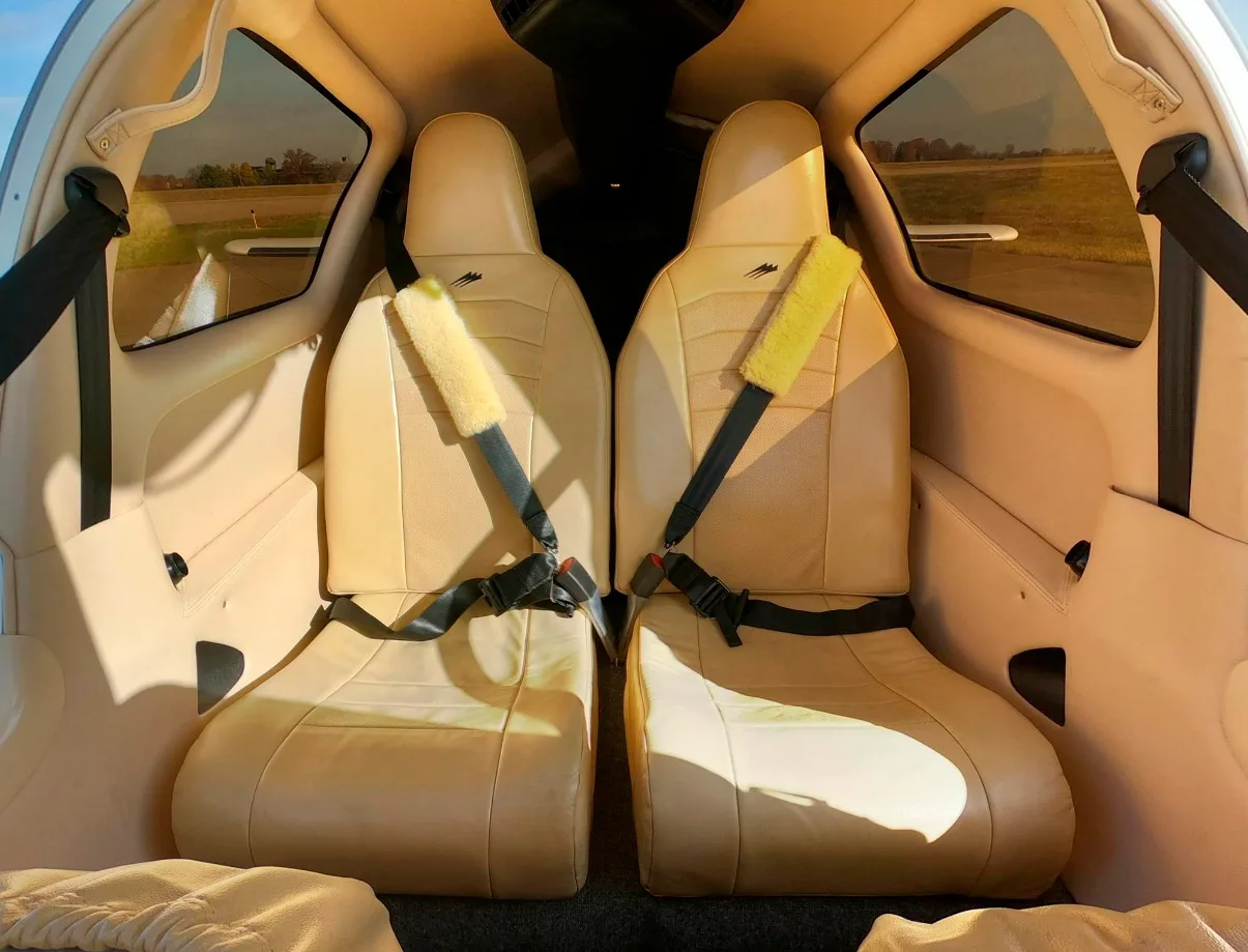 Avião monomotor Cessna 400 – TTX – Ano 2015 – 1.116 H.T.