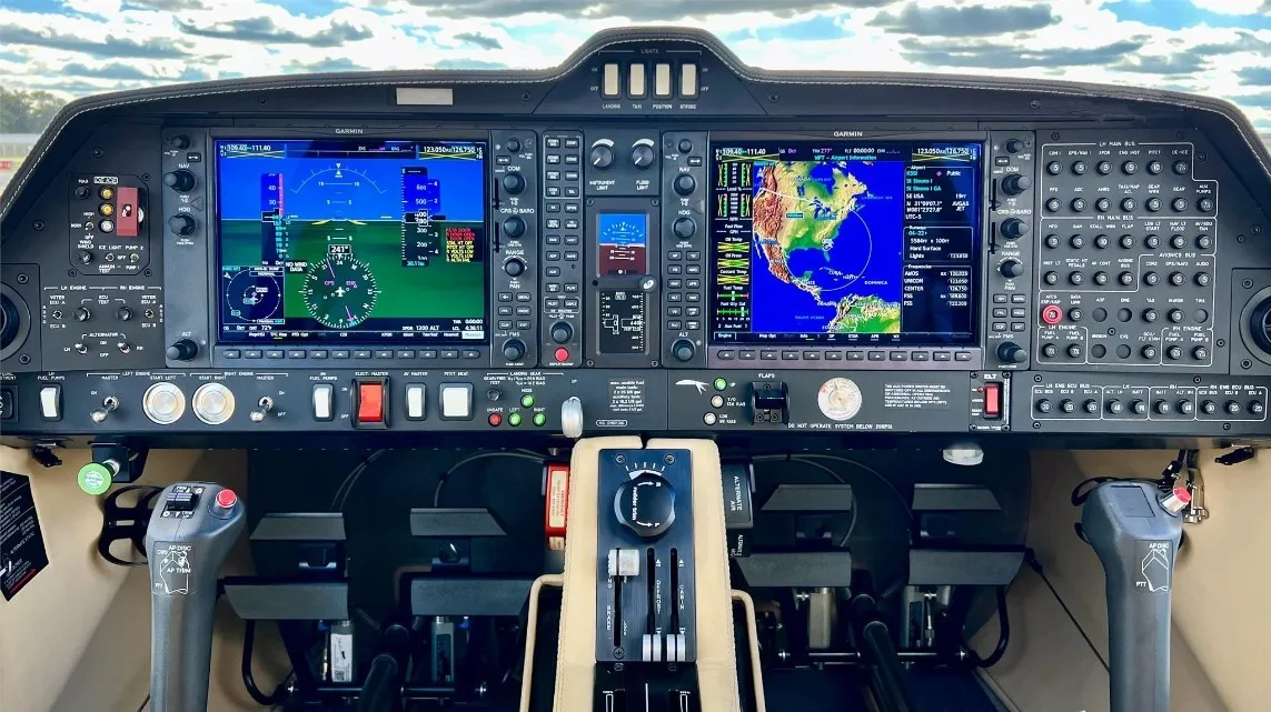 Avião Bimotor Diamond DA62 – Ano 2018 – 820 H.T.