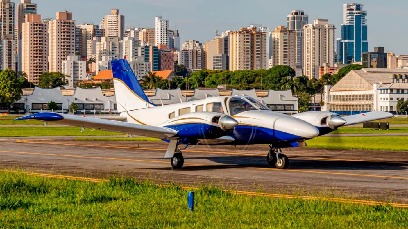Avião Bimotor Piper Seneca II PA-34-200T – Ano 1979 – 2.309 H.T.