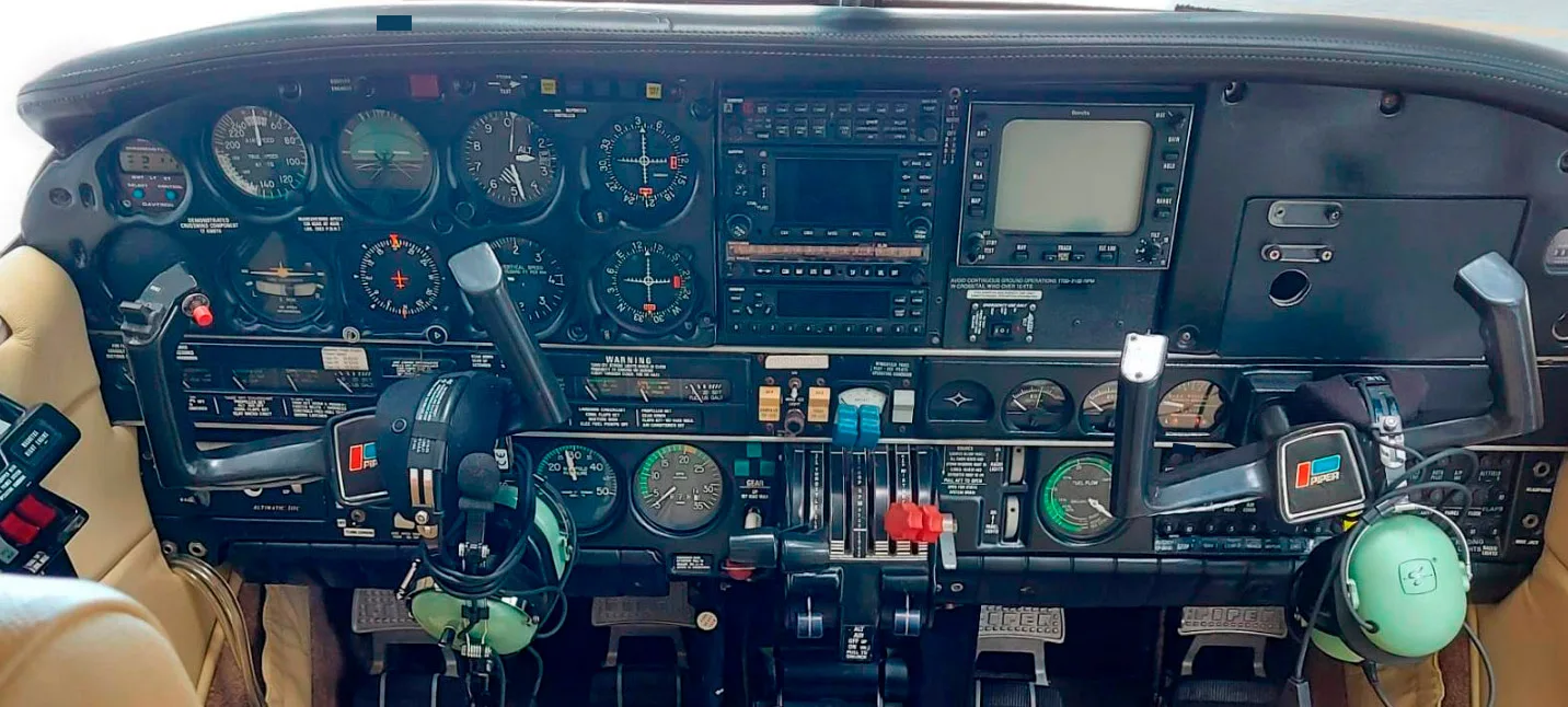 Avião Bimotor Piper Seneca II PA-34-200T – Ano 1979 – 2.309 H.T.
