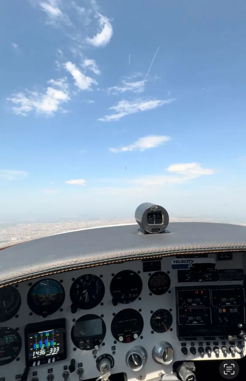 Avião VELOCITY 173 RG – Ano 2006 – 320 H.T.