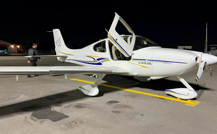 Avião Cirrus SR22 – Ano 2005 – 2.100 Horas Totais