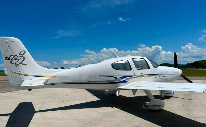 Avião Cirrus SR22 – Ano 2005 – 2.100 Horas Totais