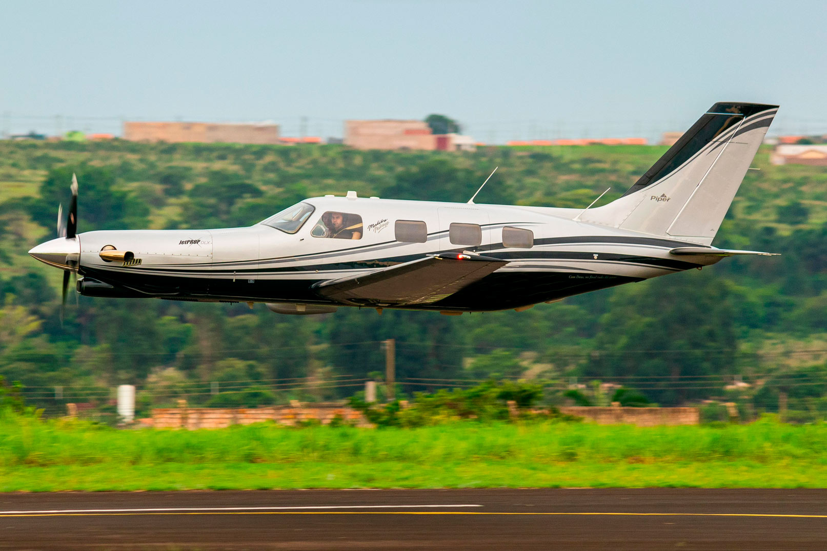 Avião Piper Jetprop – Ano 2004 – 3.100 H.T.