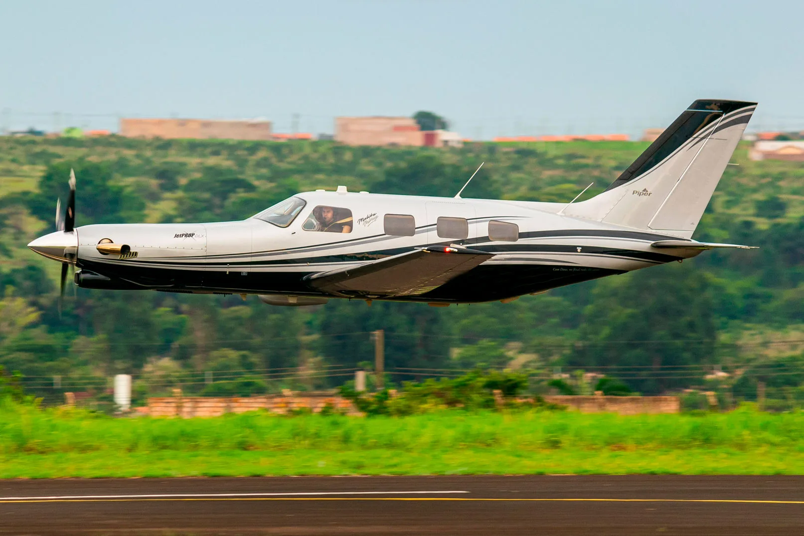 Avião Piper Jetprop – Ano 2004 – 3.100 H.T.