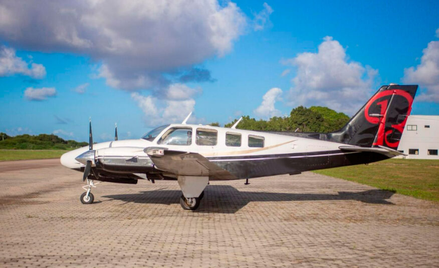 Avião Beechcraft Baron 58 Turbo – Ano 1978 – 4.400 H.T.