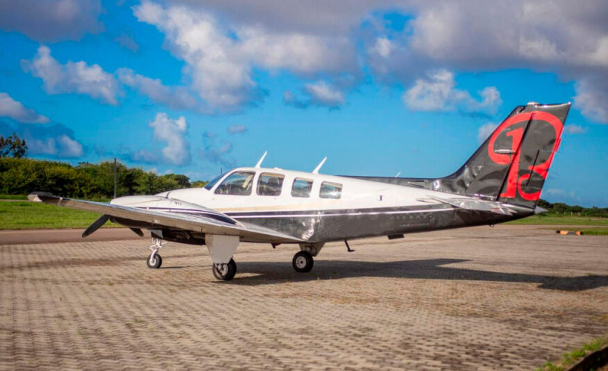 Avião Beechcraft Baron 58 Turbo – Ano 1978 – 4.400 H.T.