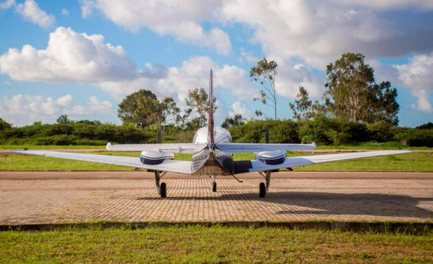 Avião Beechcraft Baron 58 Turbo – Ano 1978 – 4.400 H.T.