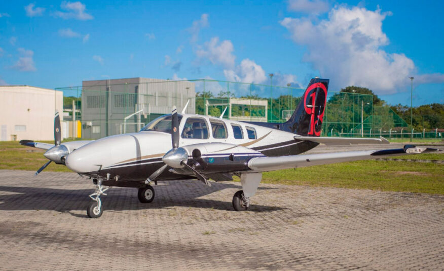 Avião Beechcraft Baron 58 Turbo – Ano 1978 – 4.400 H.T.