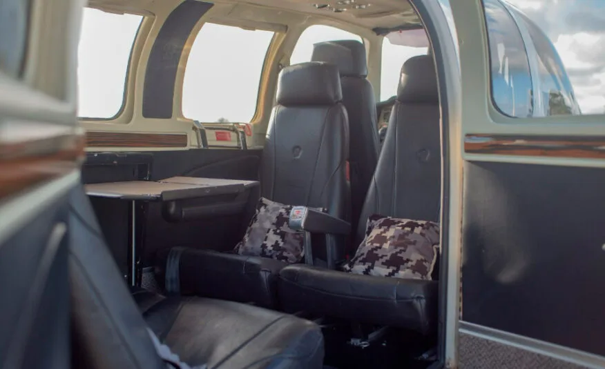 Avião Beechcraft Baron 58 Turbo – Ano 1978 – 4.400 H.T.