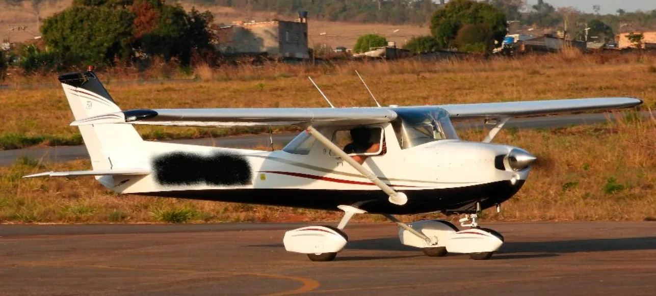 Avião Cessna 150L – Ano 1973/1974 – 7.610 H.T.