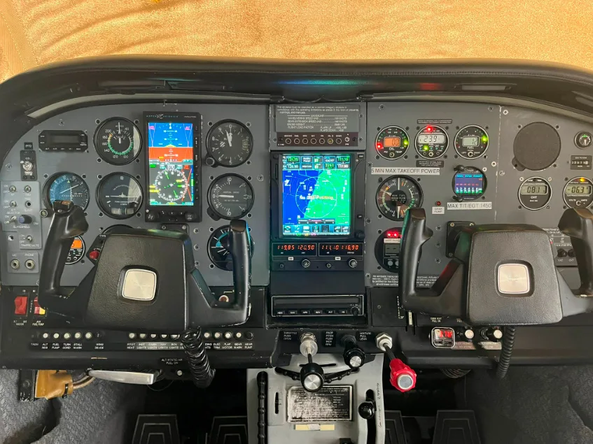 Avião Cessna T210M – Ano 1977 – 5.950 H.T.