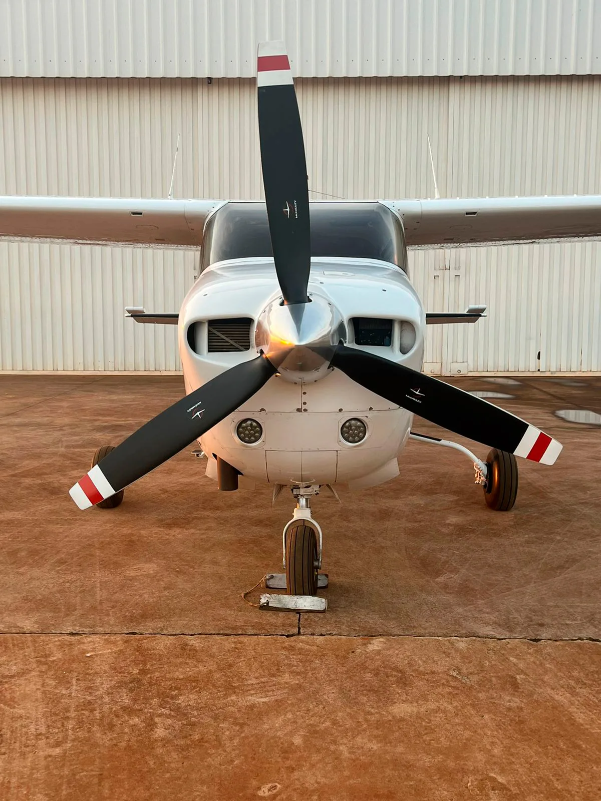 Avião Cessna T210M – Ano 1977 – 5.950 H.T.