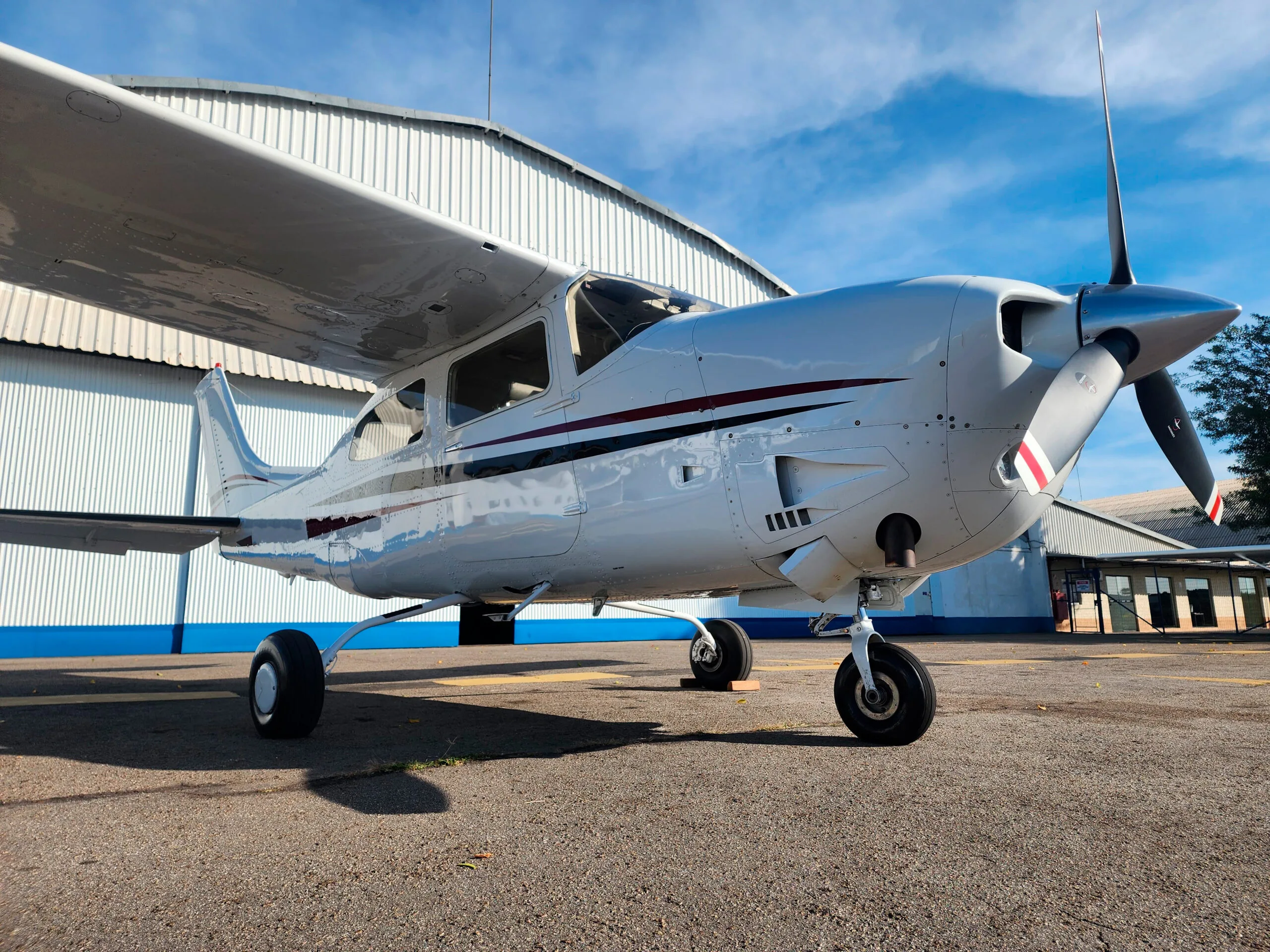 Avião Cessna T210M – Ano 1977 – 5.950 H.T.