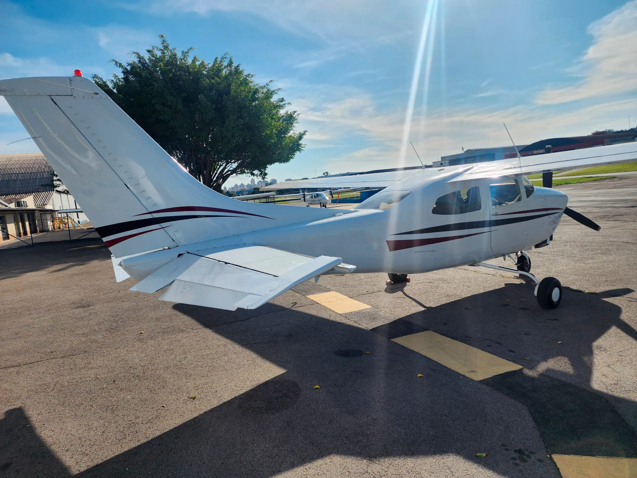 Avião Cessna T210M – Ano 1977 – 5.950 H.T.