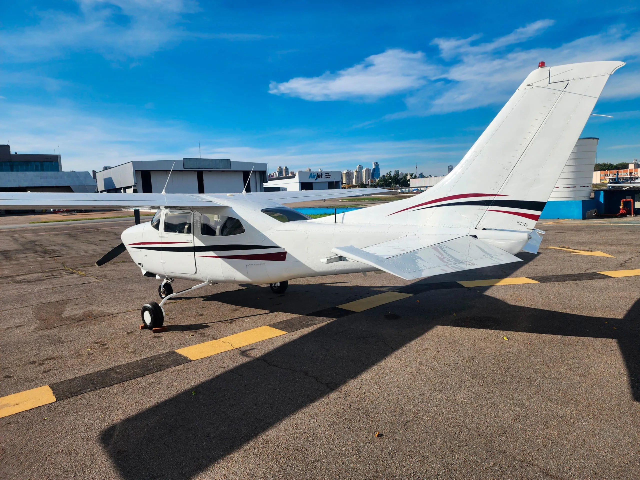 Avião Cessna T210M – Ano 1977 – 5.950 H.T.