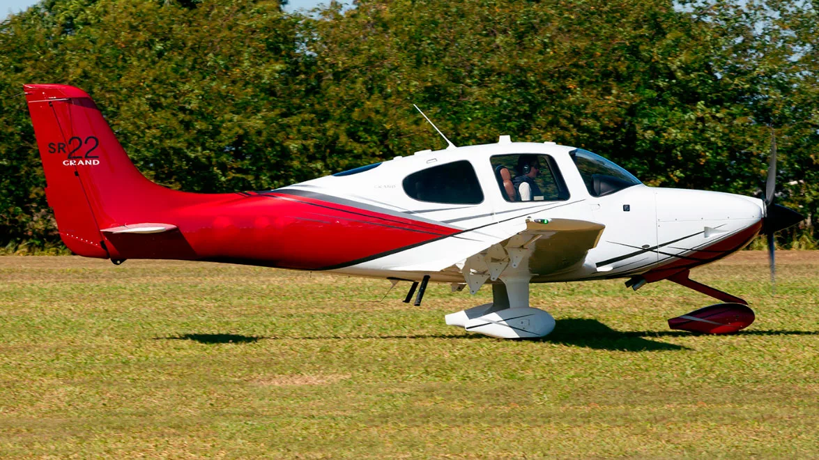 Avião Cirrus SR22 Grand – Ano 2014 – 1.350 H.T.