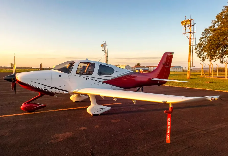 Avião Cirrus SR22 Grand – Ano 2014 – 1.350 H.T.