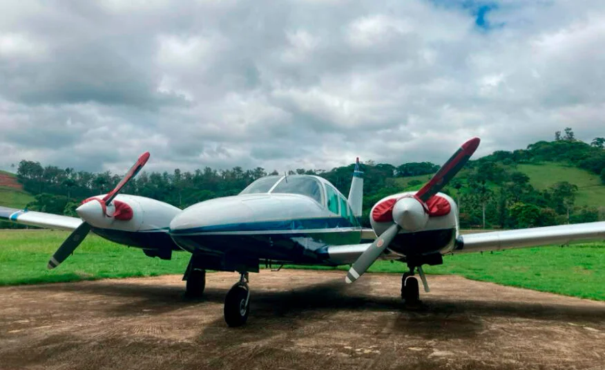 Avião Embraer Seneca II EMB-810C – Ano 1980 – 4.771 H.T.