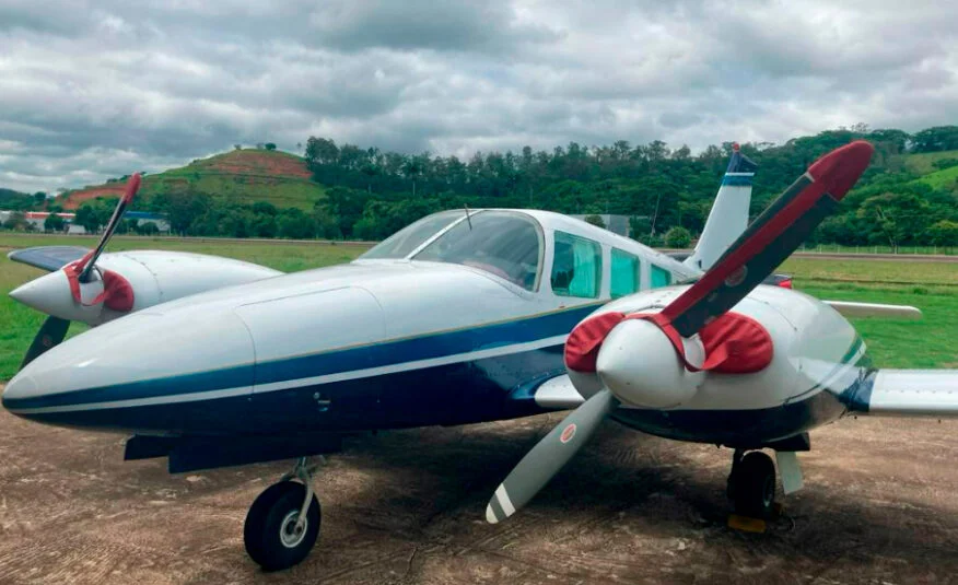 Avião Embraer Seneca II EMB-810C – Ano 1980 – 4.771 H.T.