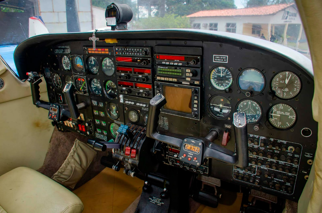 Embraer Seneca III EMB-810D – Ano 1987 – 5.197 H.T.