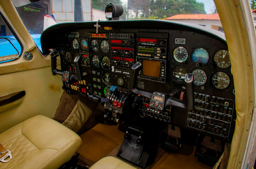 Embraer Seneca III EMB-810D – Ano 1987 – 5.197 H.T.