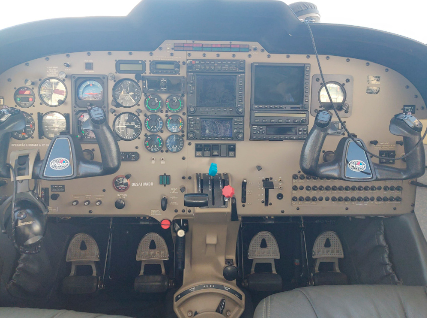 Avião Monomotor Piper Saratoga ll TC – Ano 2001 – 3.270 H.T.