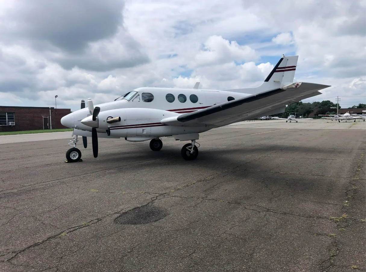 Avião Beechcraft King Air E90 – Ano 1972 – 11.492 H.T.
