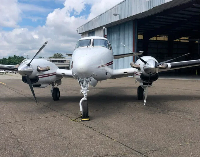 Avião Beechcraft King Air E90 – Ano 1972 – 11.492 H.T.