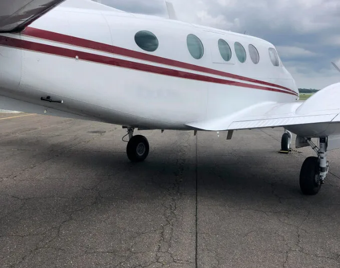 Avião Beechcraft King Air E90 – Ano 1972 – 11.492 H.T.