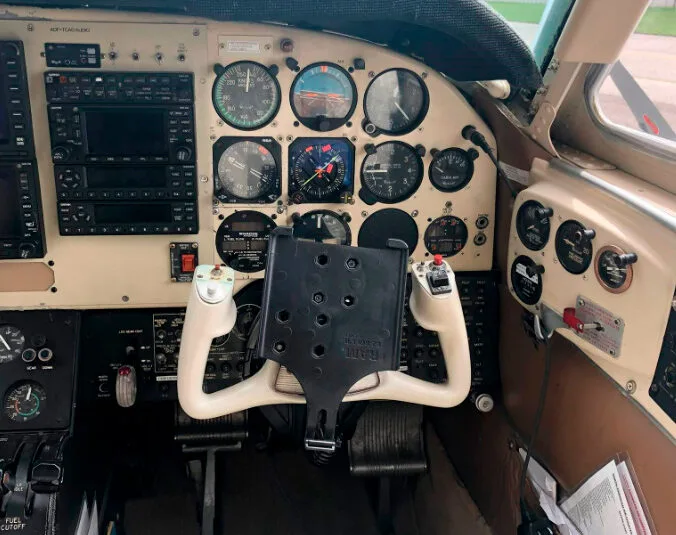 Avião Beechcraft King Air E90 – Ano 1972 – 11.492 H.T.