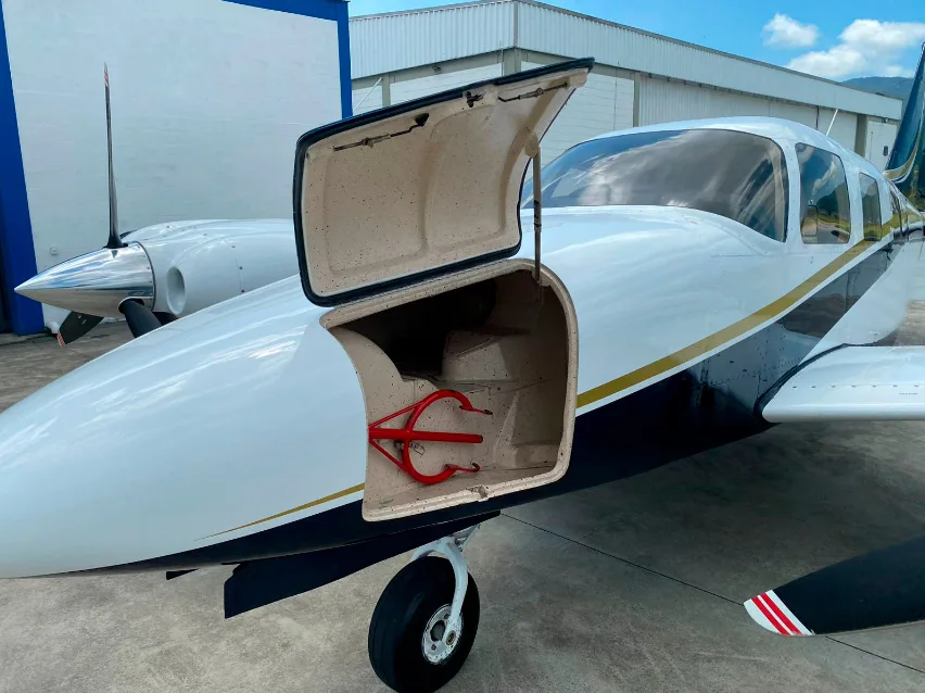 Avião Piper Seneca V PA-34-220T – Ano 2001 – 3.228 H.T.