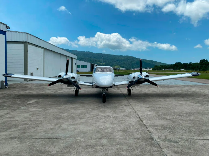 Avião Piper Seneca V PA-34-220T – Ano 2001 – 3.228 H.T.
