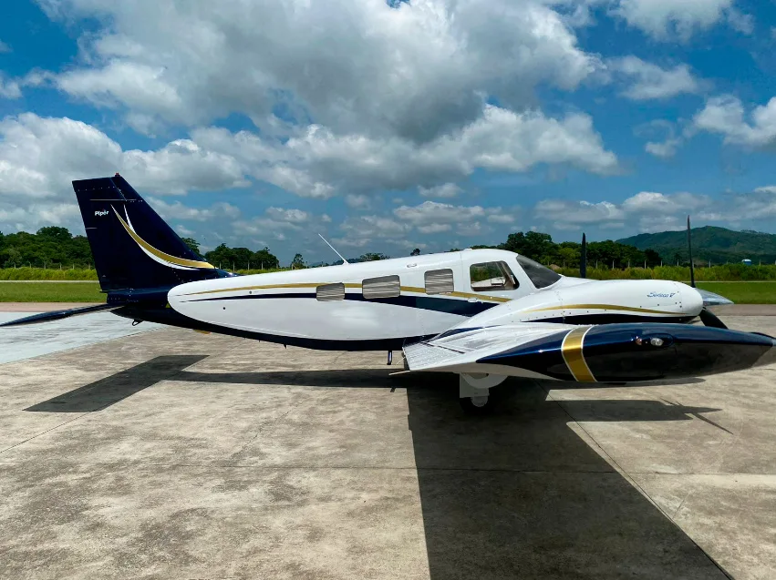 Avião Piper Seneca V PA-34-220T – Ano 2001 – 3.228 H.T.