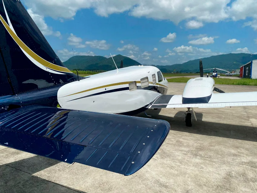 Avião Piper Seneca V PA-34-220T – Ano 2001 – 3.228 H.T.