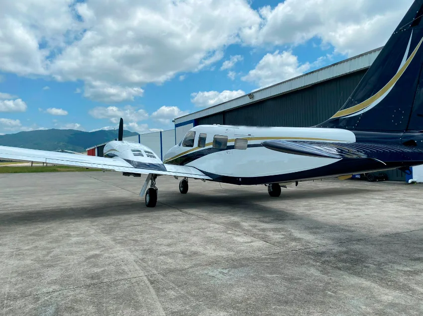 Avião Piper Seneca V PA-34-220T – Ano 2001 – 3.228 H.T.