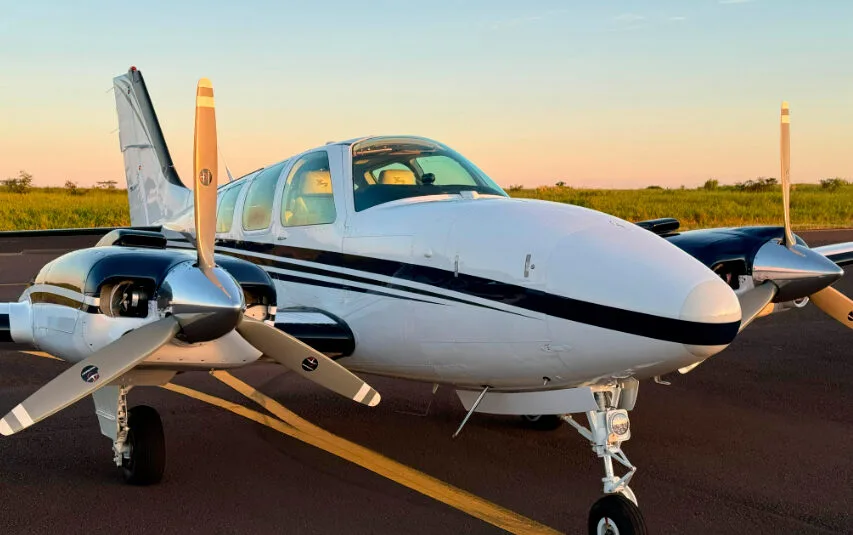 Avião Beechcraft Baron B58 – Ano 1998 – 2.350 H.T.